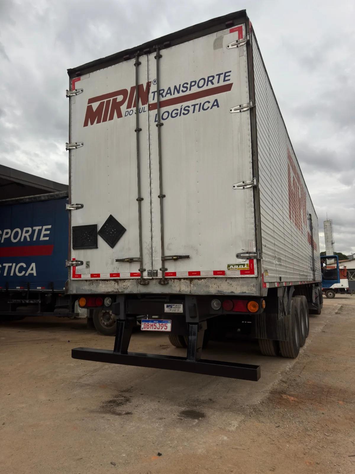 Reforma de para-choque traseiro